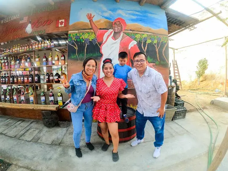 visita a Chincha bodega  Racimo de Uva 